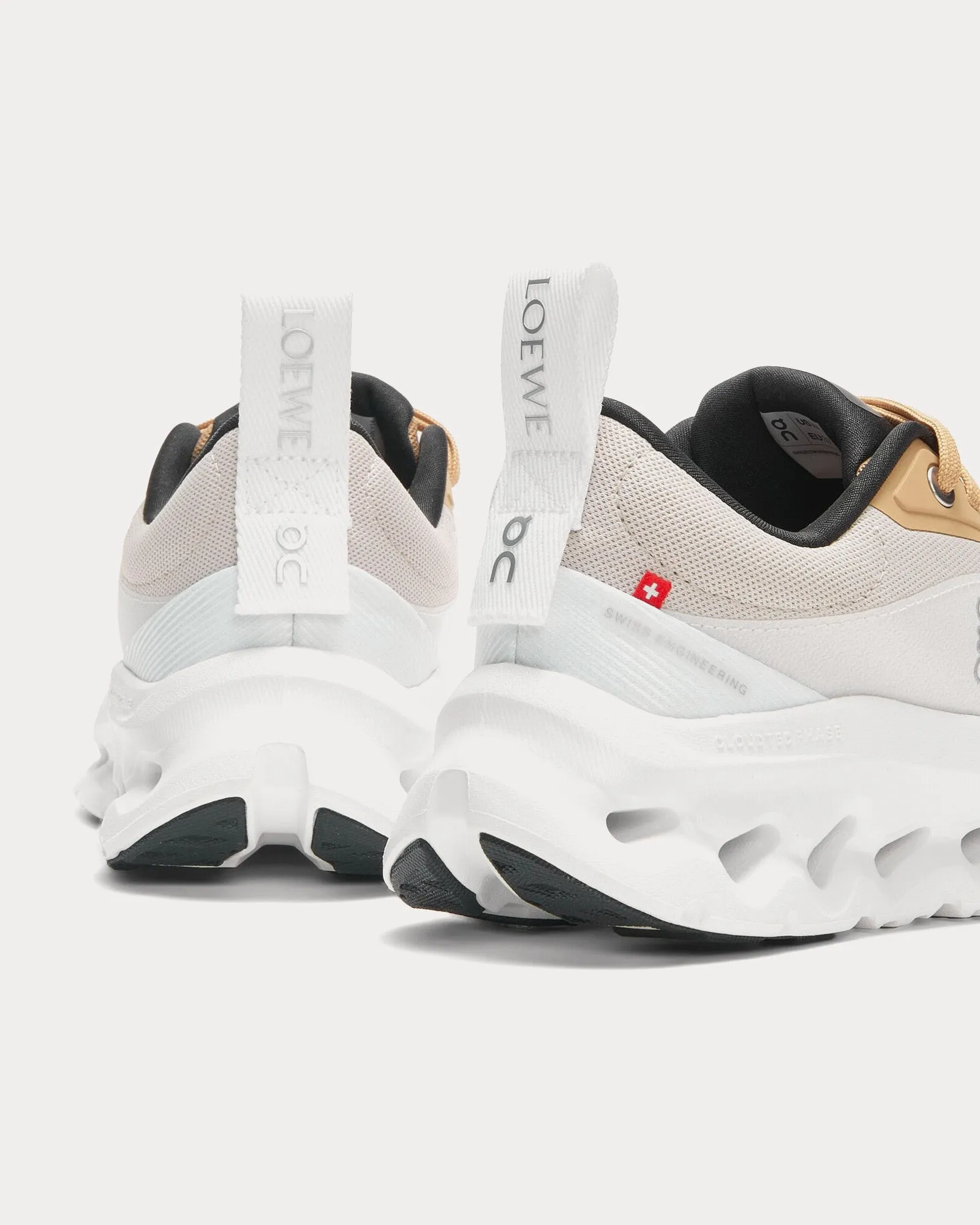 Cloudtilt 2.0 Tan / White Running Shoes
