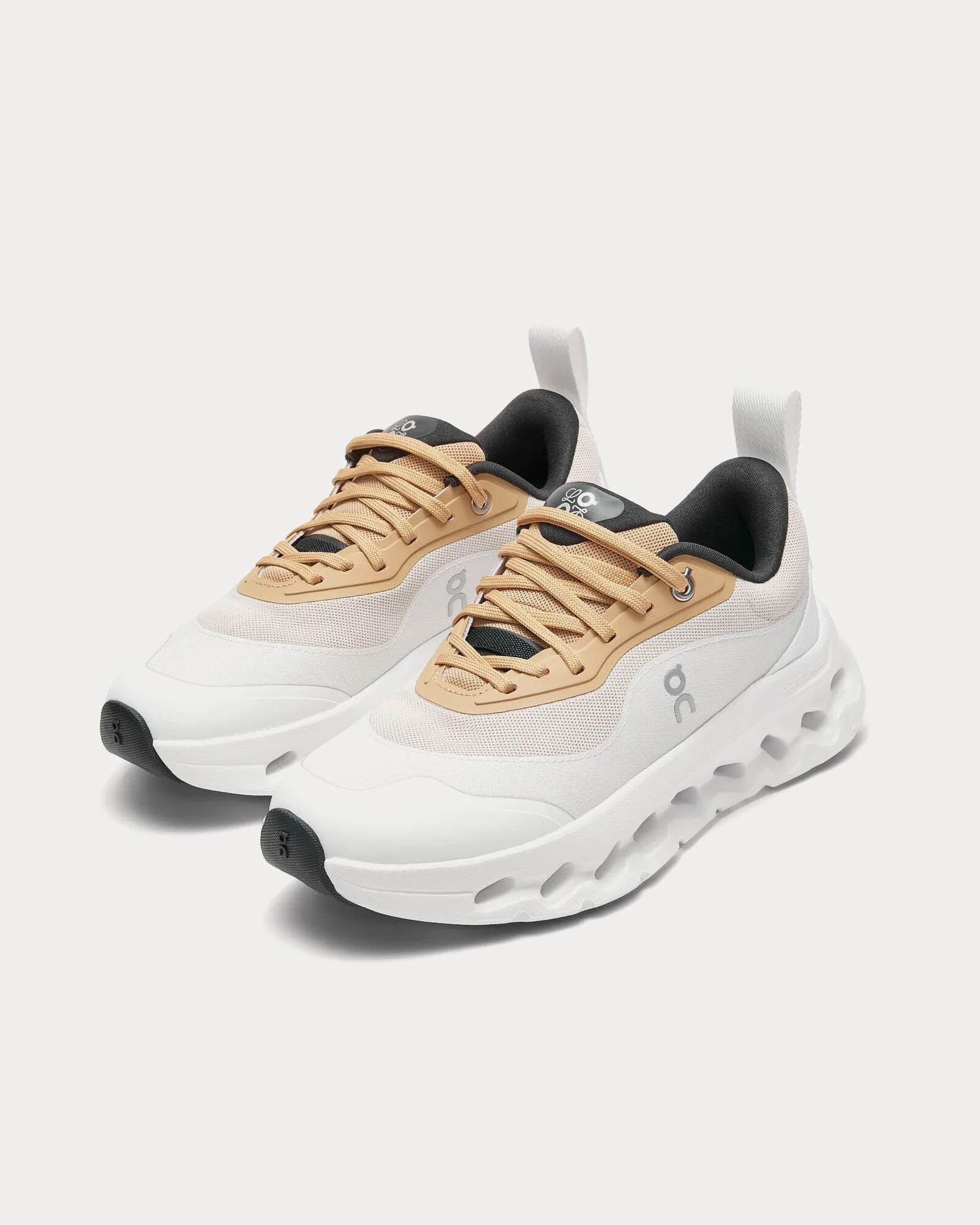 Cloudtilt 2.0 Tan / White Running Shoes
